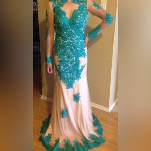 Sz 6 Ivory and teal backless dress